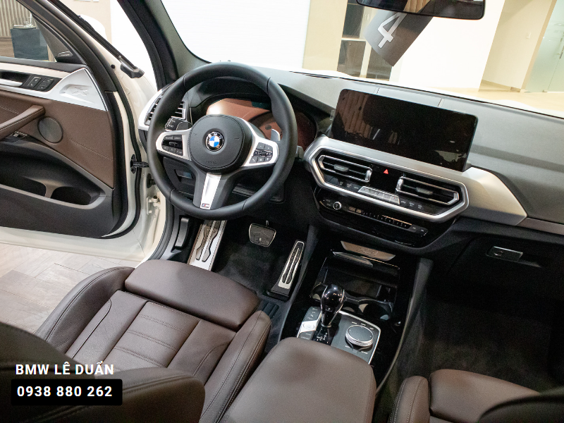 Nội thất của phiên bản BMW X3 LCI