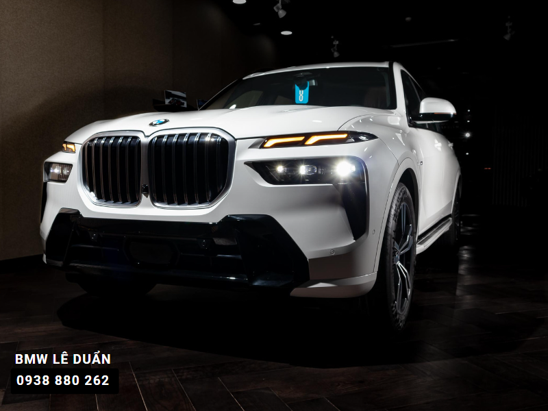 Đèn Daylight sang trọng, đẳng cấp cùng BMW X7 2023 LCI 