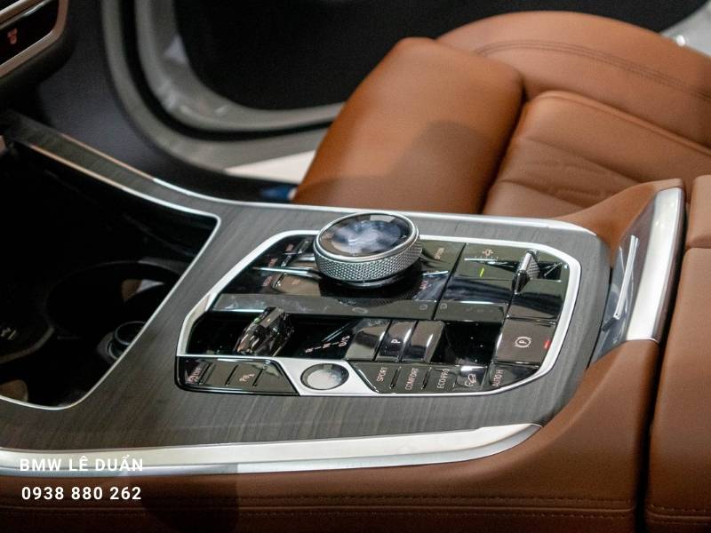 Bảng điều khiển trung tâm xe BMW X5 2024
