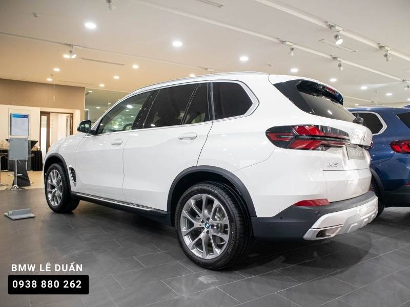 Ngang xe BMW X5 2024